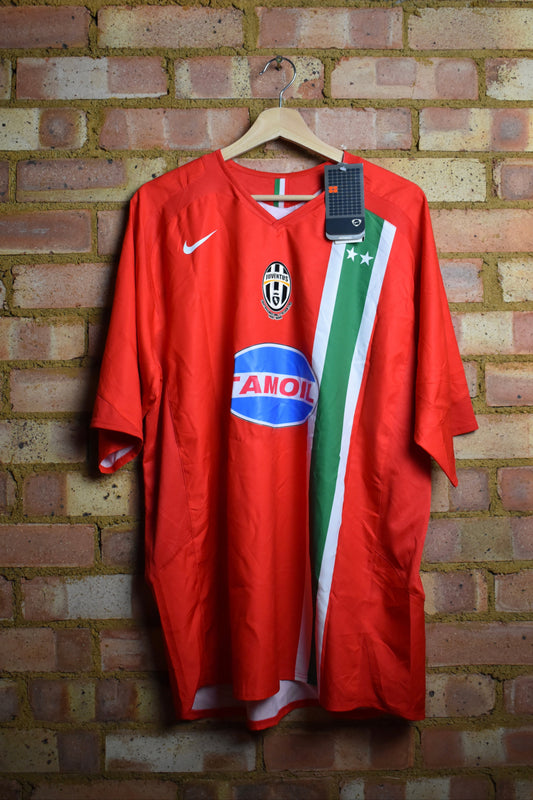 2005/06 Juventus away shirt BNWT - XL