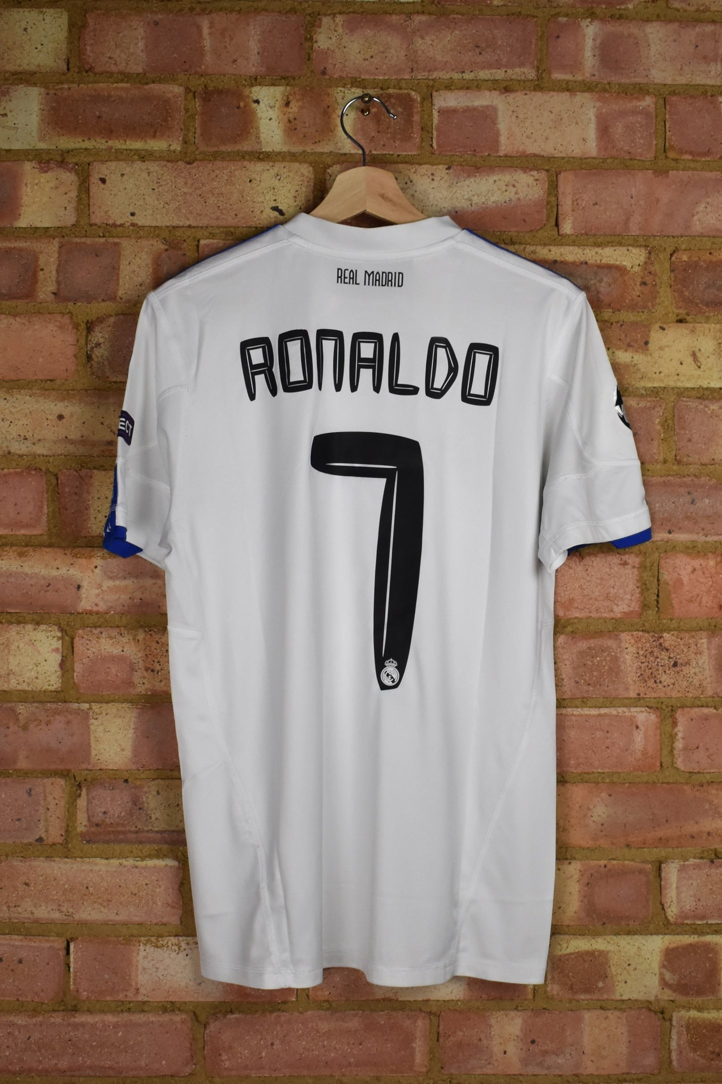 2010/11 Real Madrid home shirt #7 RONALDO - M
