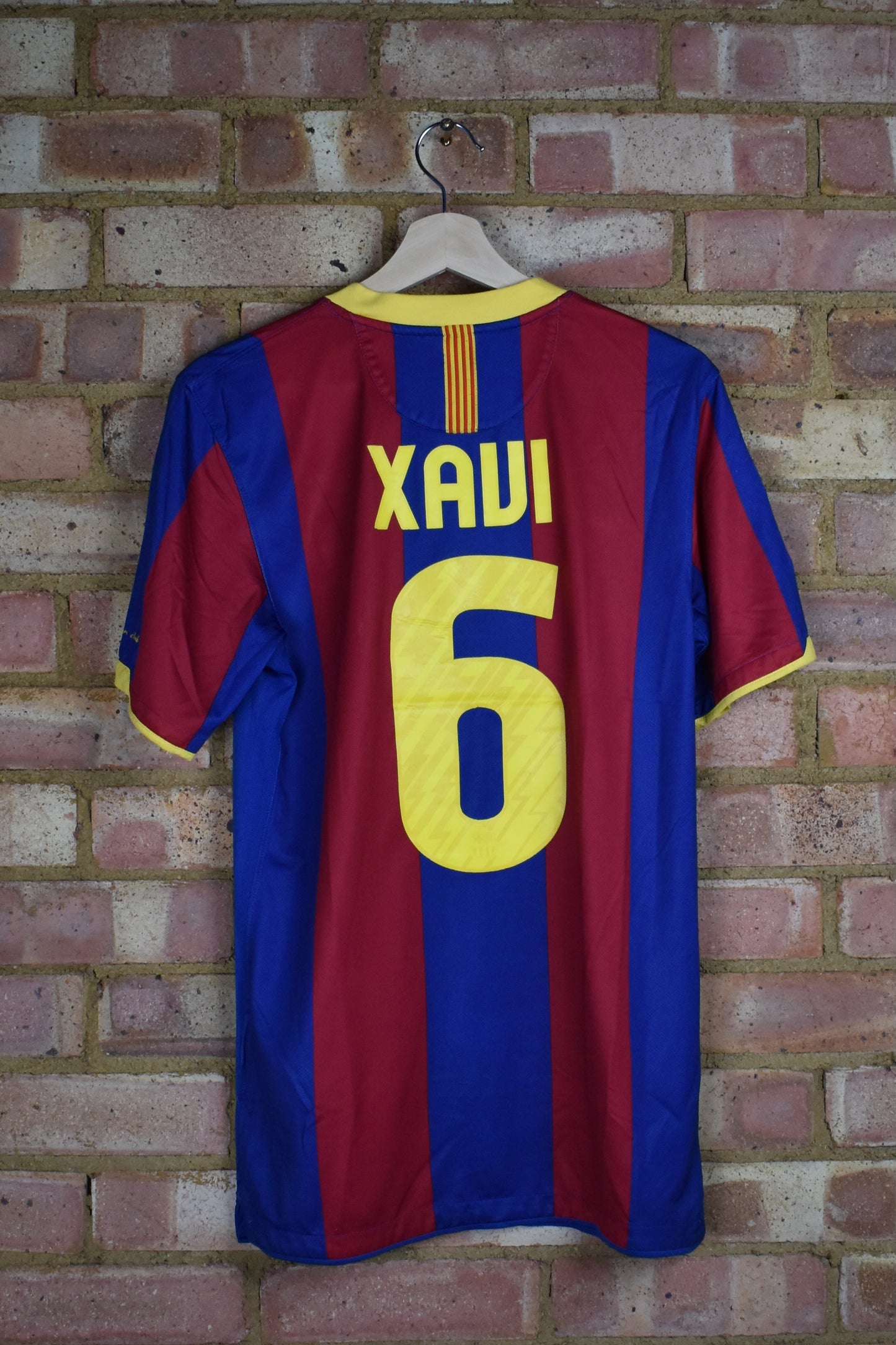 2010/11 Barcelona home shirt #6 XAVI - S