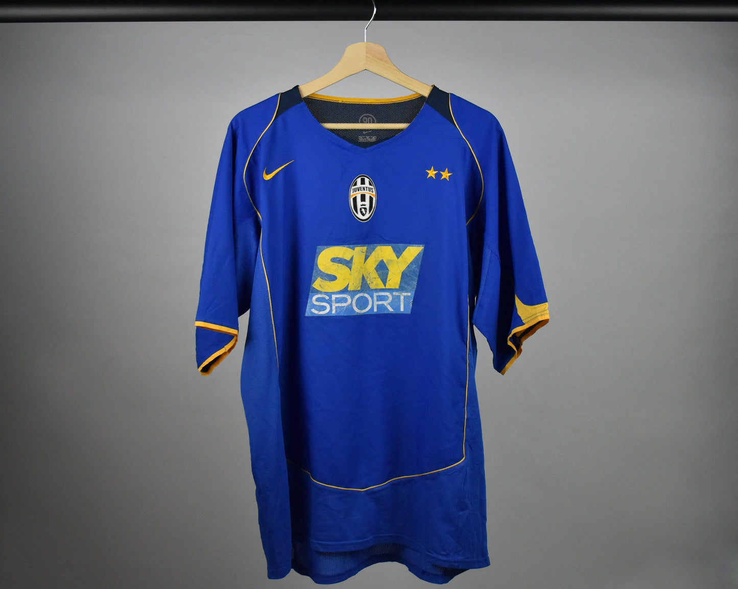 2004/05 Juventus away shirt - XL