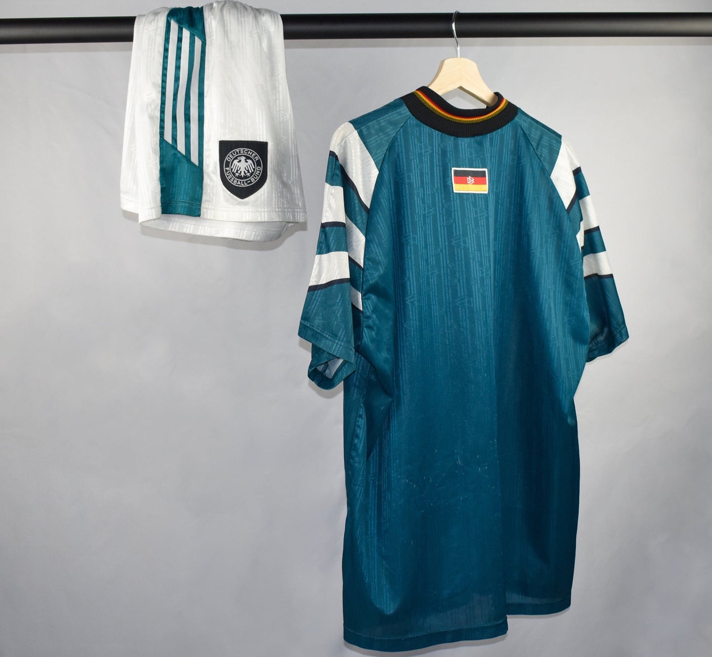 1996 Germany away *FULL KIT*-XL/32"