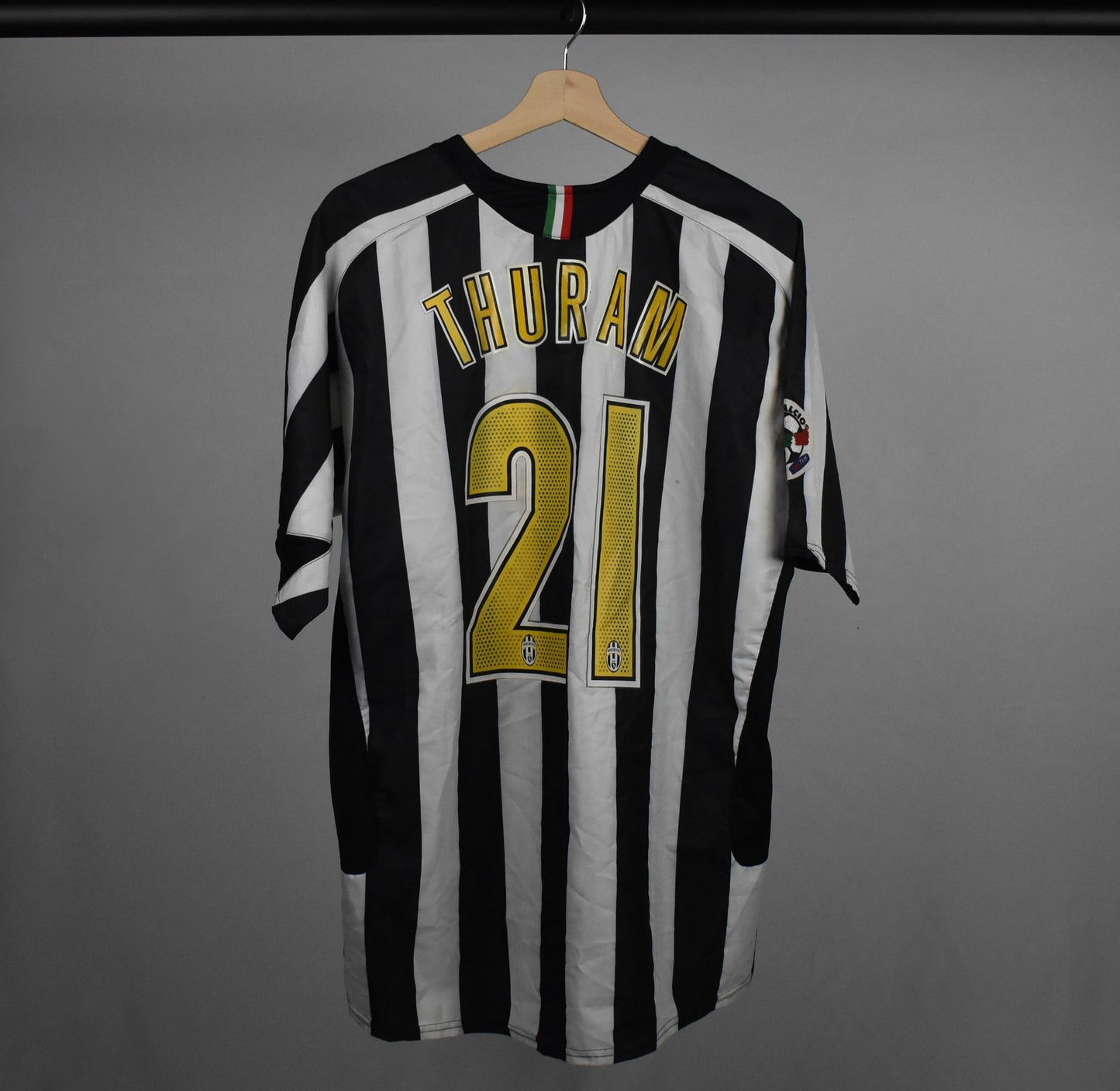 2005/06 Juventus home shirt (#21 THURAM)-XL