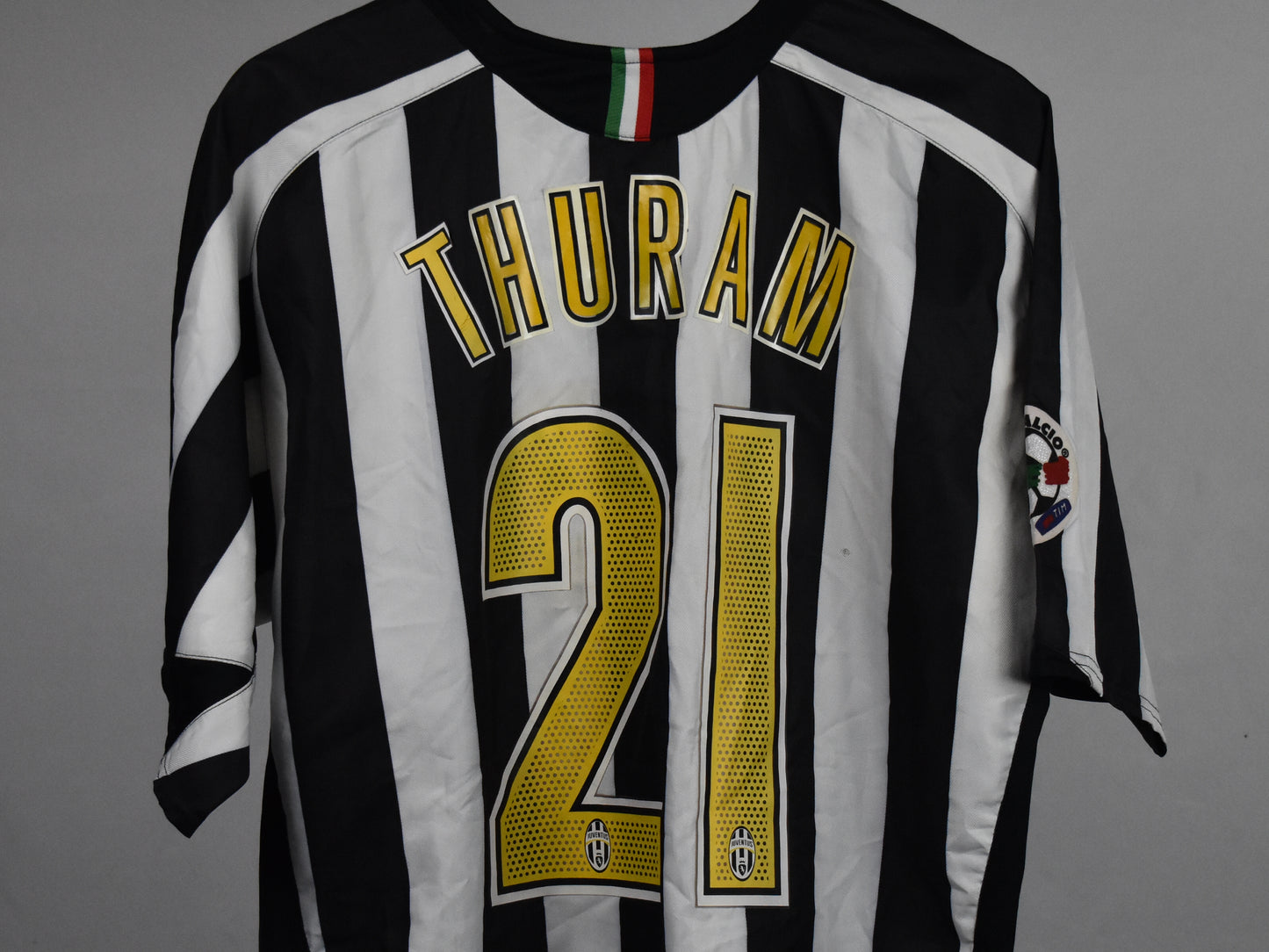 2005/06 Juventus home shirt (#21 THURAM)-XL