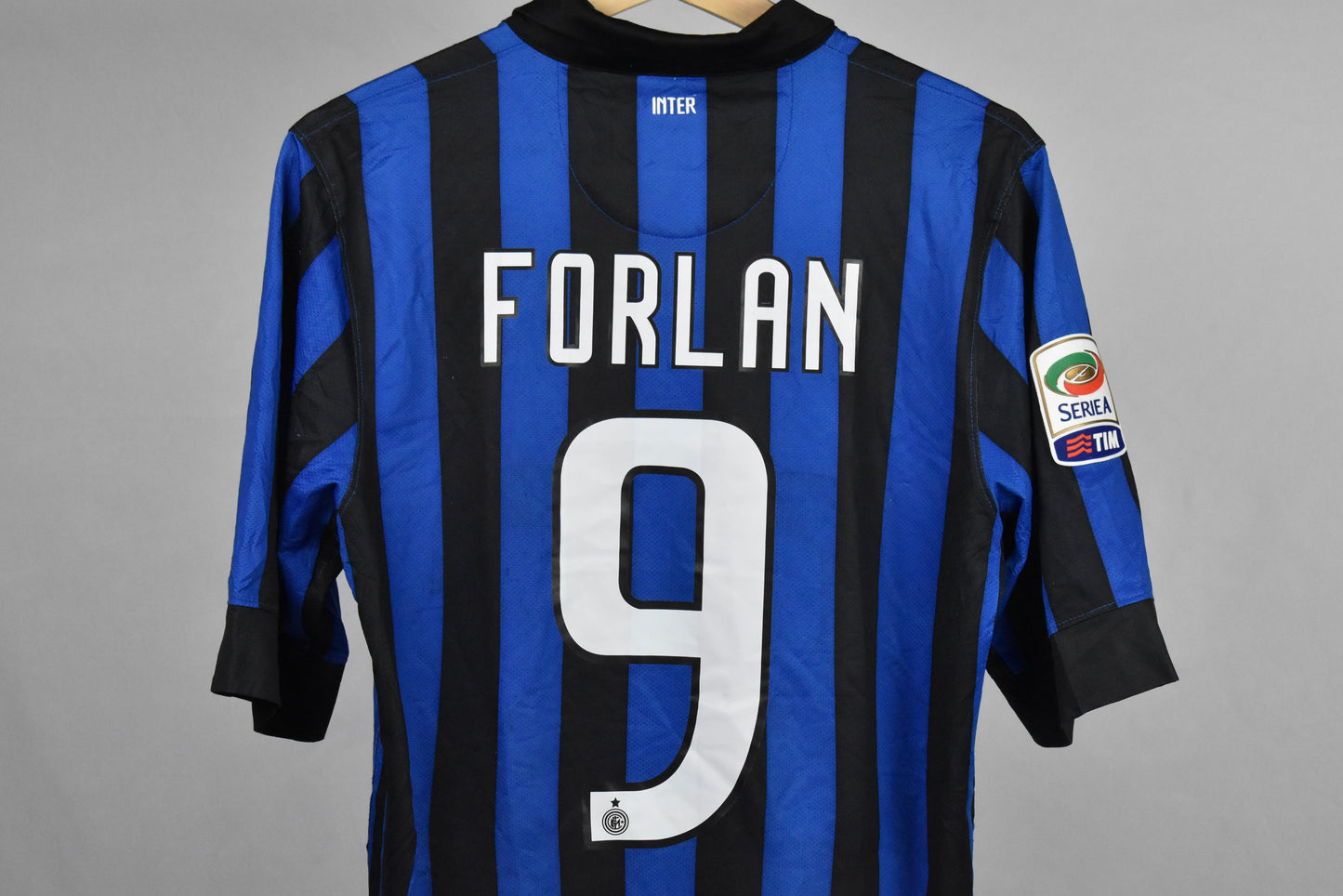 2011/12 Inter Milan home shirt (#9 FORLAN)-S