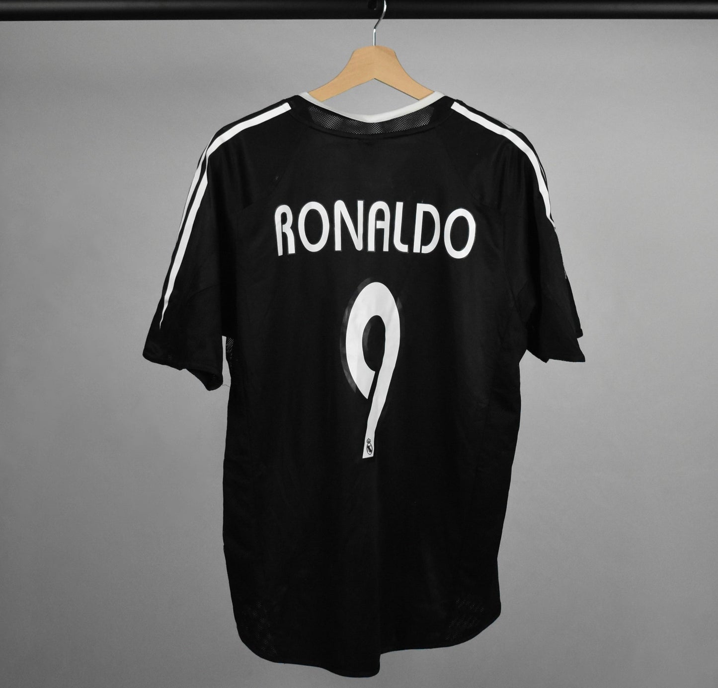 2004/05 Real Madrid home shirt (#9 RONALDO)-M