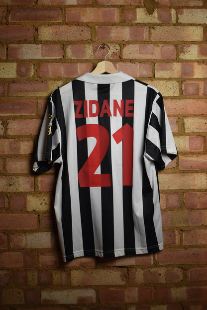 1998/99 Juventus home shirt *ZIDANE #21* - M