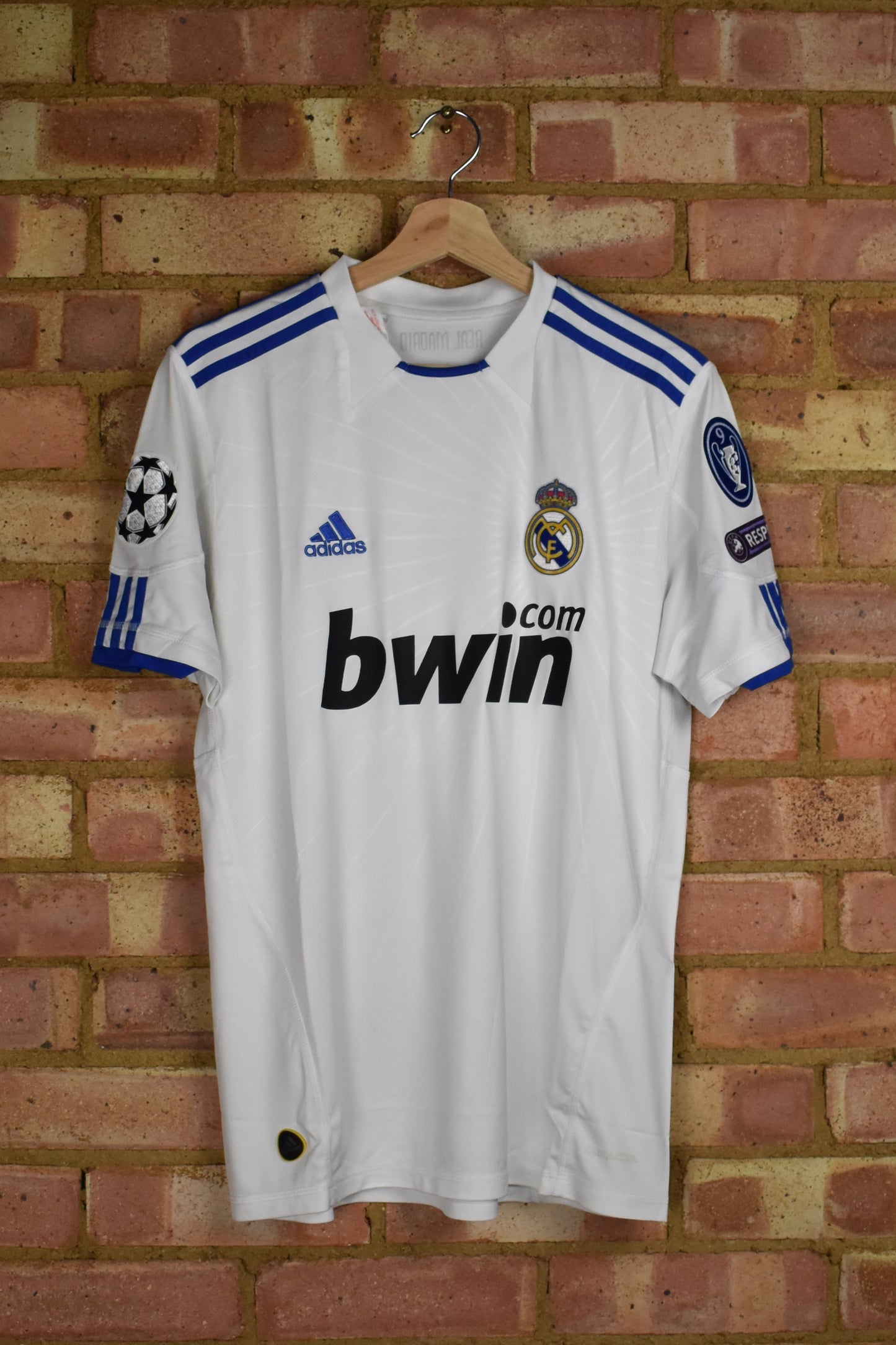 2010/11 Real Madrid home shirt #7 RONALDO - M