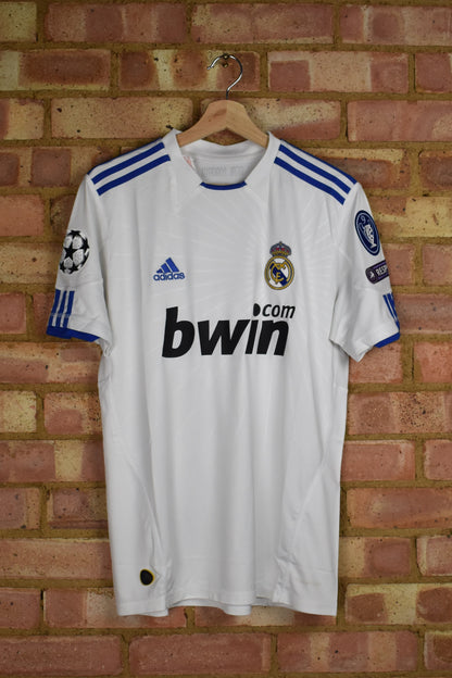 2010/11 Real Madrid home shirt #7 RONALDO - M