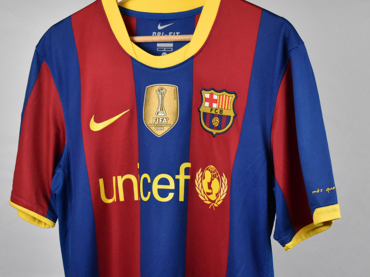 2010/11 Barcelona home shirt (#10 MESSI) - M
