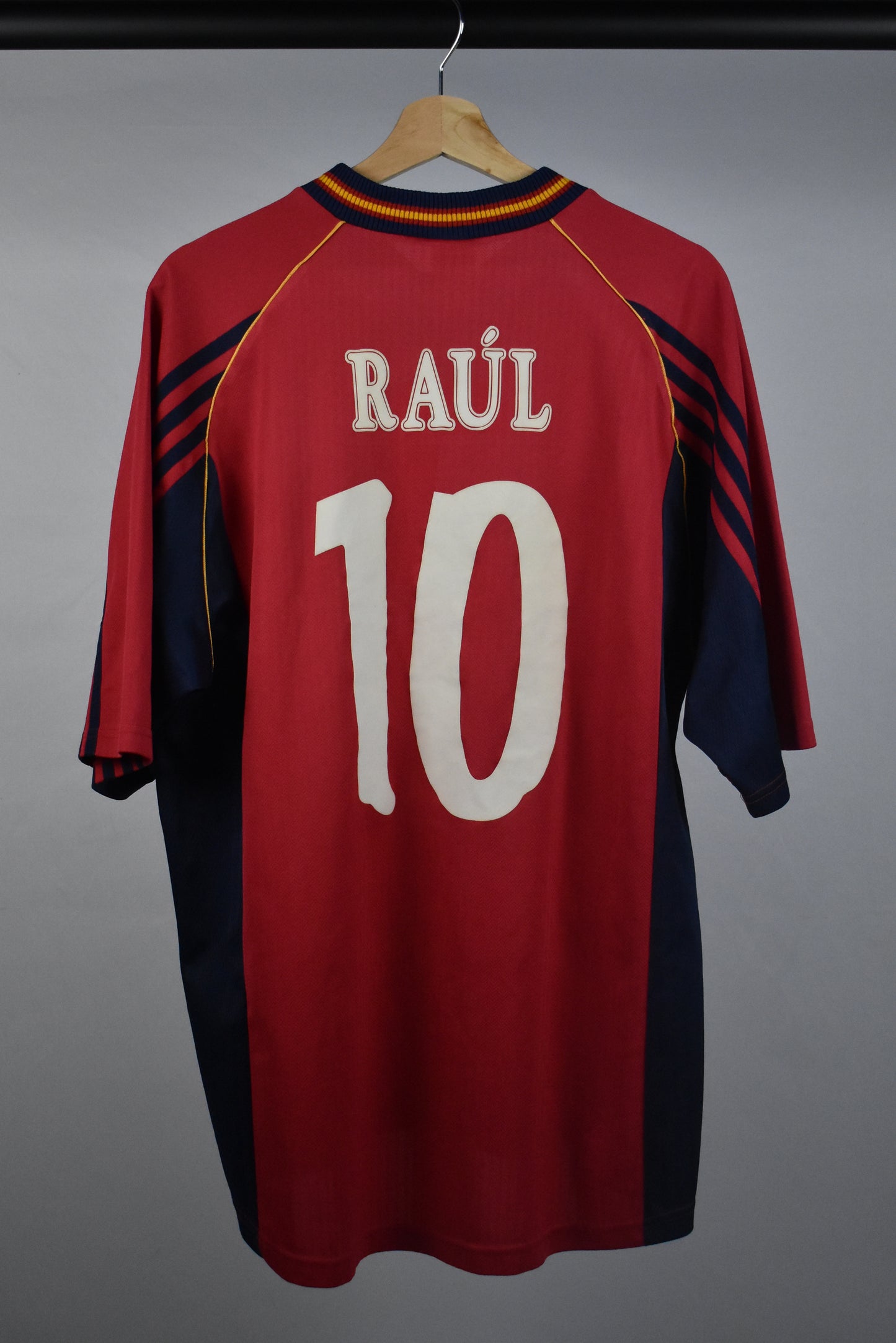 1998 Spain home shirt *RAUL #10* - L