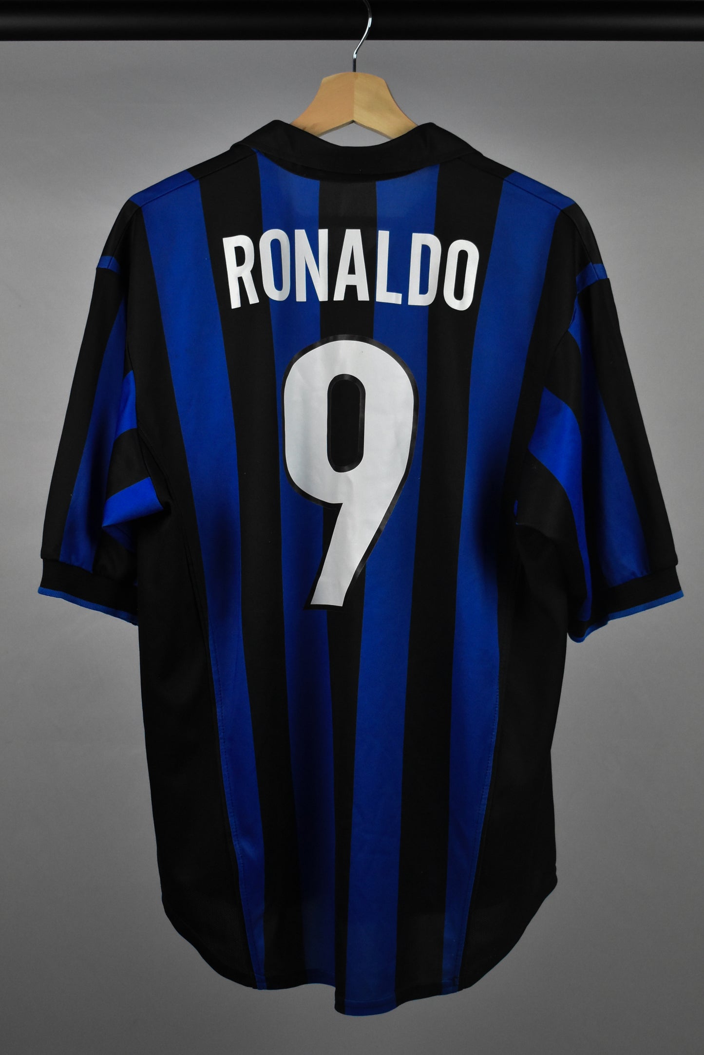 1998/99 Inter home shirt *RONALDO #9* - L