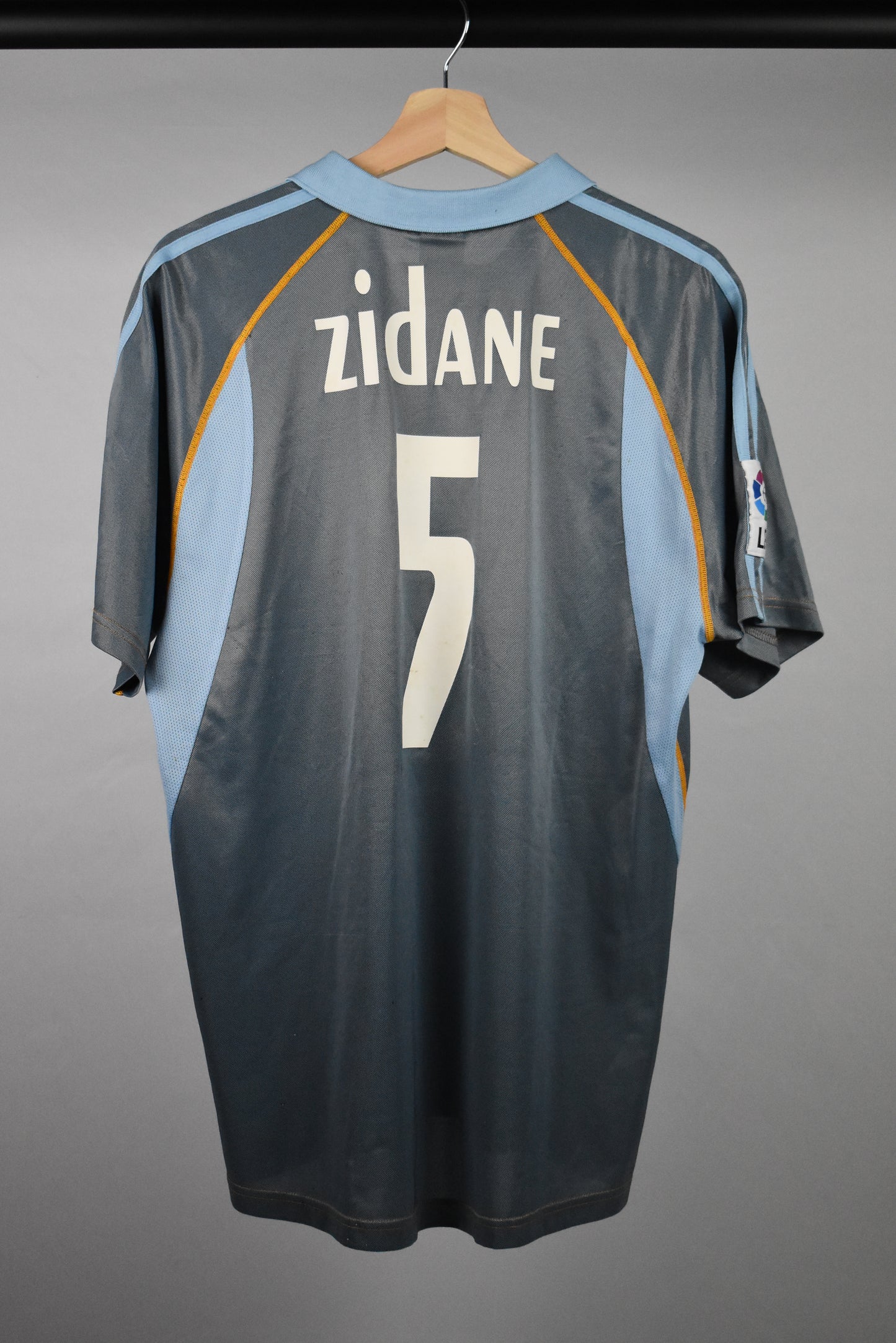 2003/04 Real Madrid third shirt *ZIDANE #5* -S