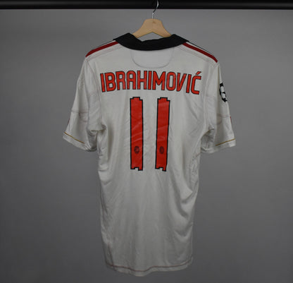 2010/11 AC Milan away shirt (#11 IBRAHIMOVIĆ)-M